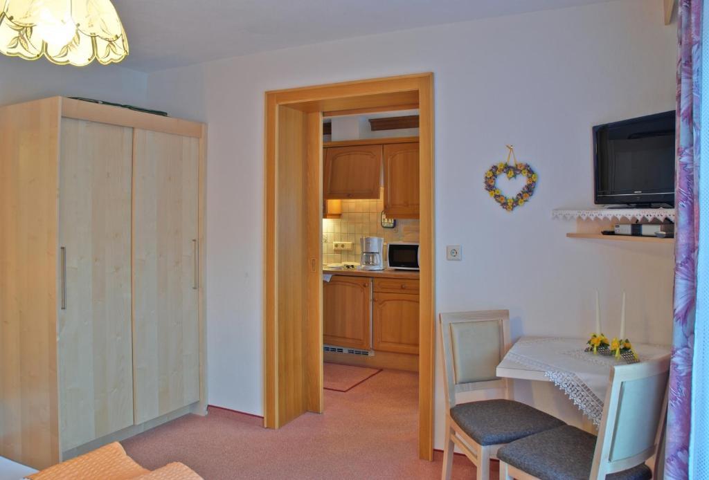 Gaestehaus Resi Jerzens Pokoj fotografie